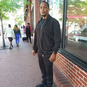 Meet your Posher, Parris